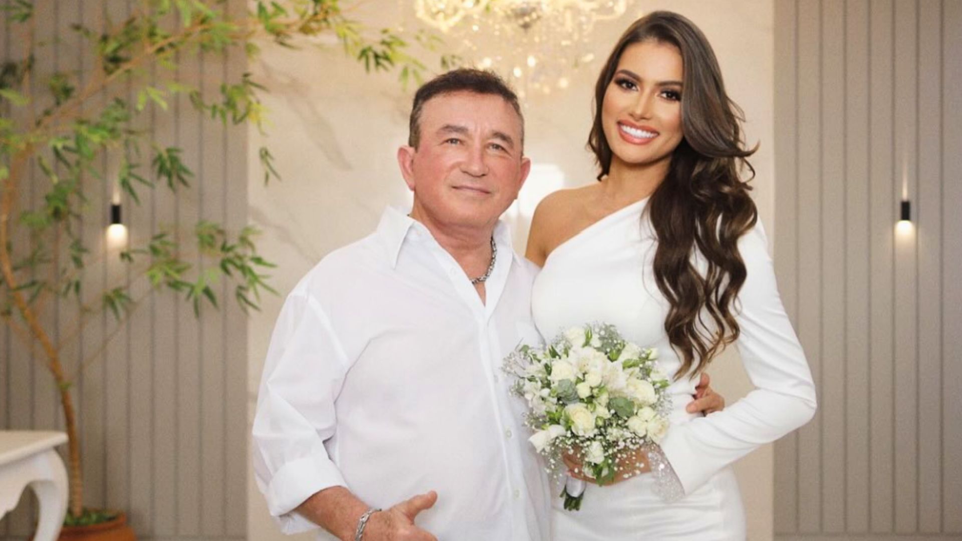 Amado Batista se casa no civil com Miss Mato Grosso 51 anos mais nova