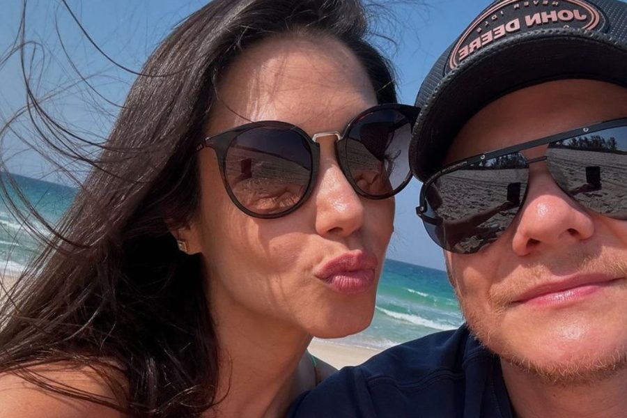 Thais Fersoza curte dia de praia com Michel Teló e